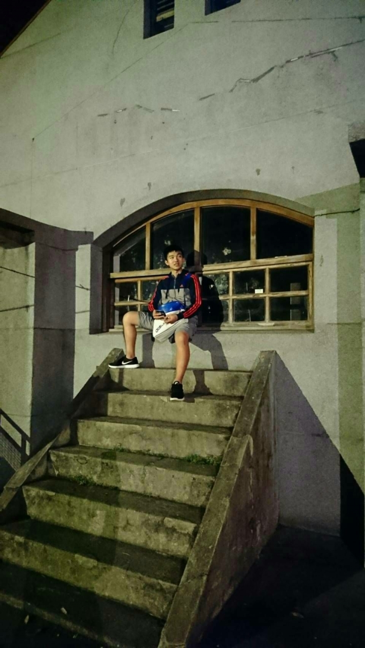 麻煩各位幫我分辨照片中的東西是什麼