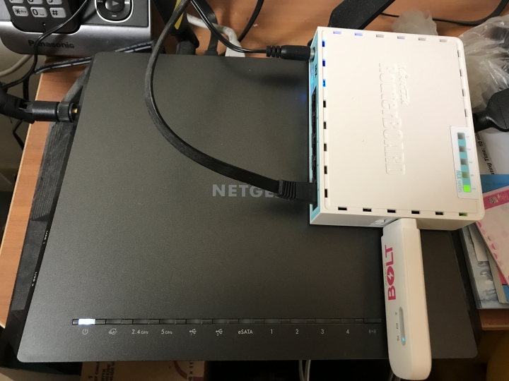 台星188 + MikroTik RB750Gr3 hEX + Huawei E8372h-153 + Netgear R7500