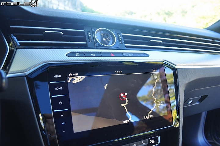 [AJ開箱]- 風雨過後，曙光乍現- Volkswagen  Passat  Variant  380TSI   R-Line  Performance