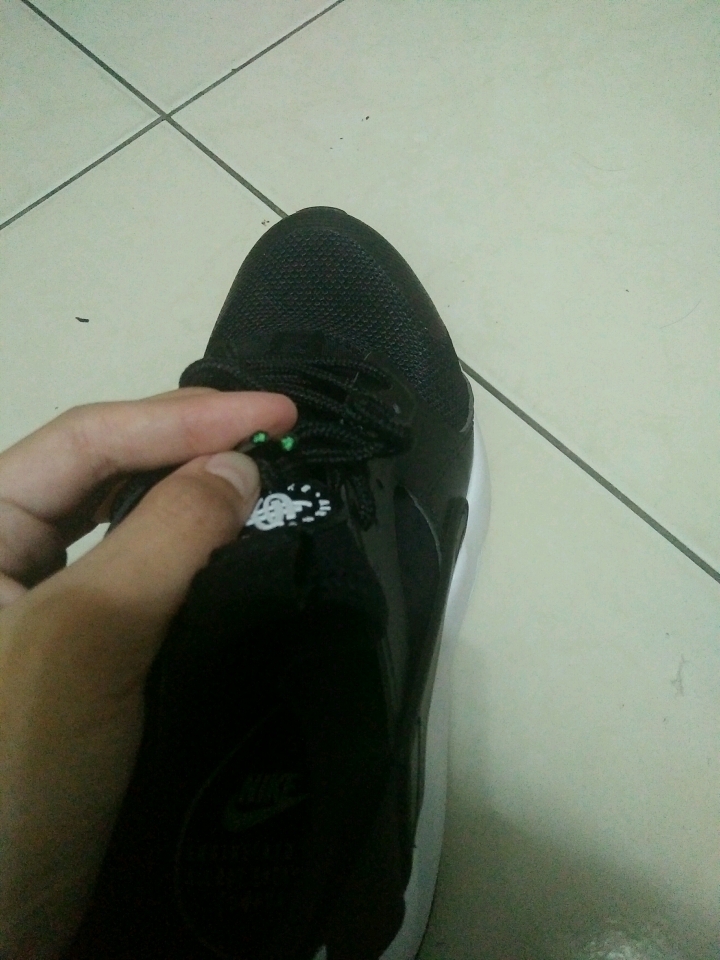 可以幫我分辨這雙nike 武士鞋的真假嗎？