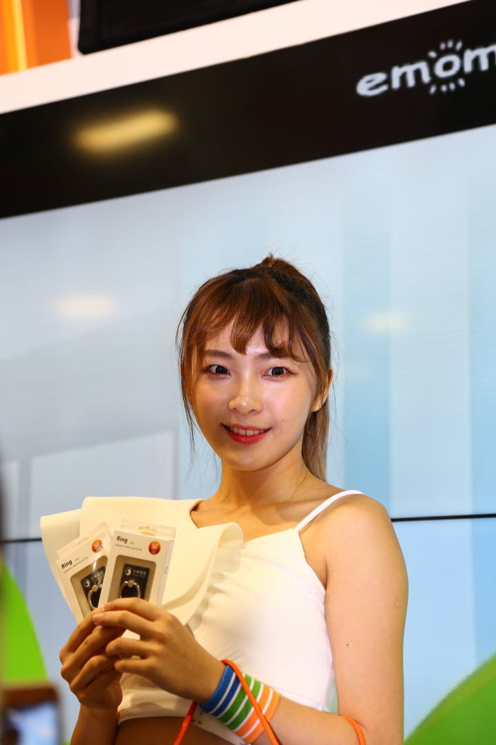 資訊展開跑: MIO 792D+A30雙鏡頭行車紀錄器優惠，再加送一堆贈品。