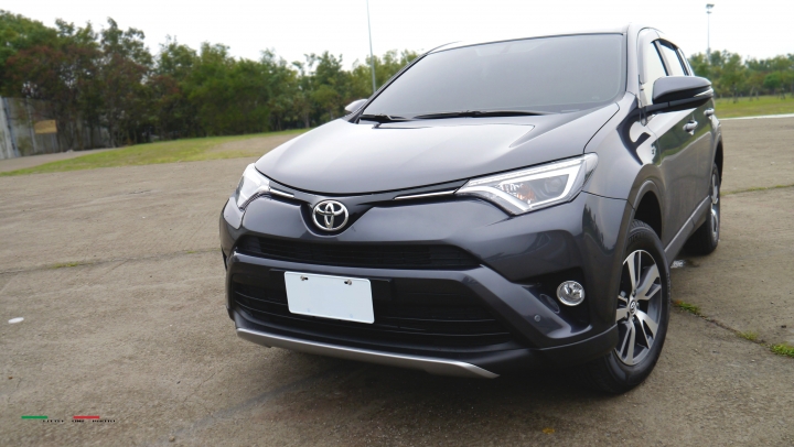 計畫趕不上變化-RAV4 2.0 滿月開箱心得