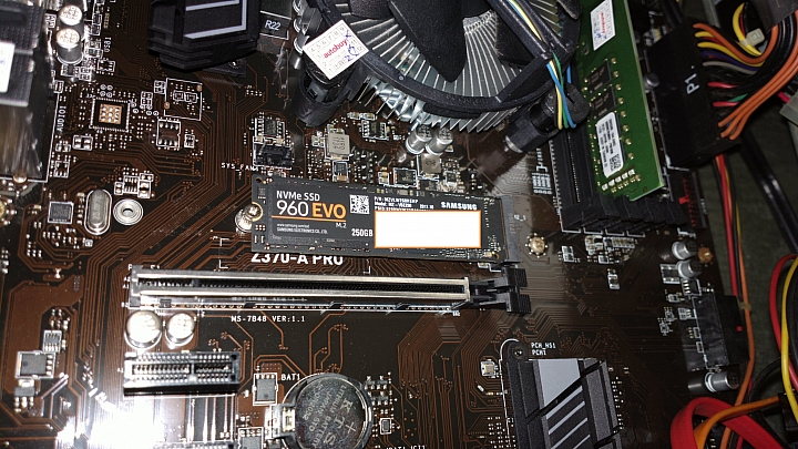 Samsung 960 EVO 250 GB m.2 nvme pcie ssd 散熱片 DIY  實作