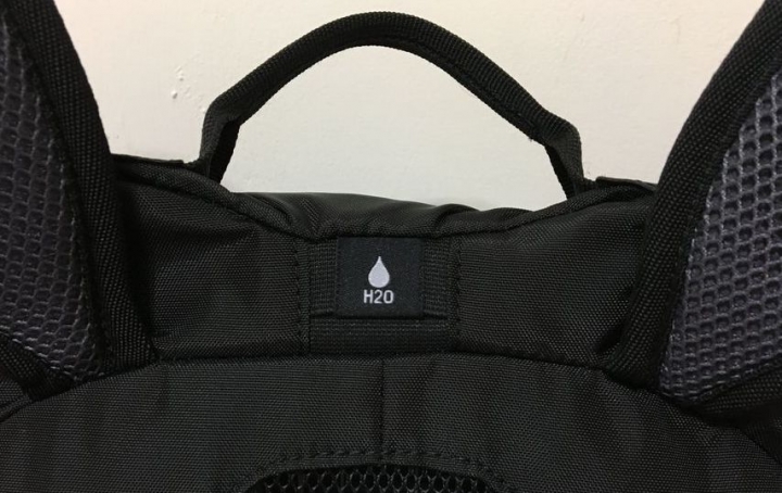 【開箱】只有EVOC可以超越EVOC，2018年 EXPLORER PRO 26L 輕量透氣背包