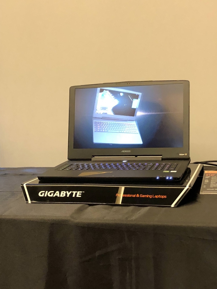 技嘉AORUS X9電競新霸主:目空一切，輾壓眾遊戲『X9 生而為王 電競筆電玩家體驗會 』