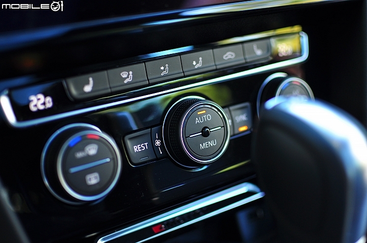 [AJ開箱]- 風雨過後，曙光乍現- Volkswagen  Passat  Variant  380TSI   R-Line  Performance