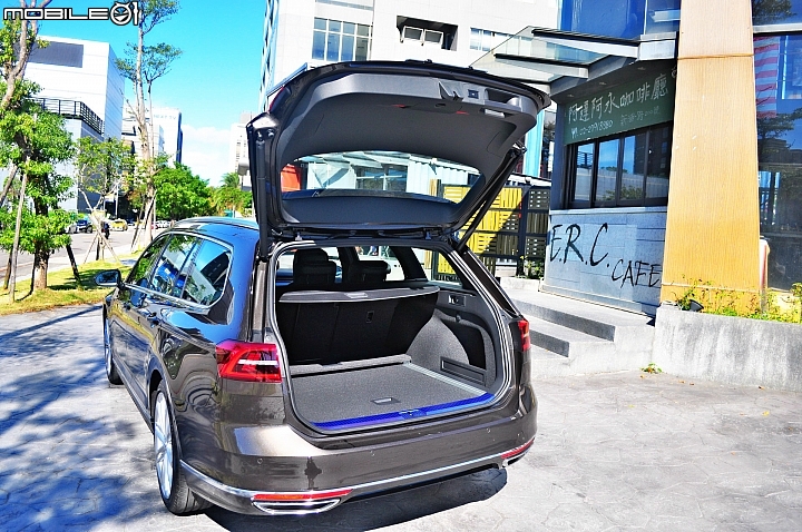 [AJ開箱]- 風雨過後，曙光乍現- Volkswagen  Passat  Variant  380TSI   R-Line  Performance