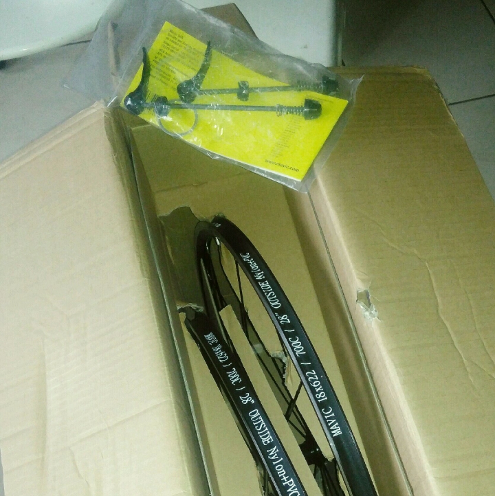 [淘寶] Mavic Aksium Race 輪組簡單開箱