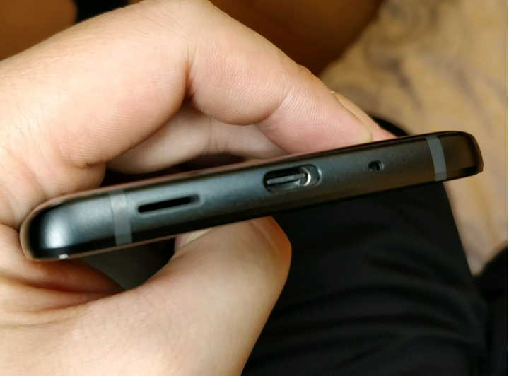 請問有買U11+的各位，可以幫我確認一件事嗎