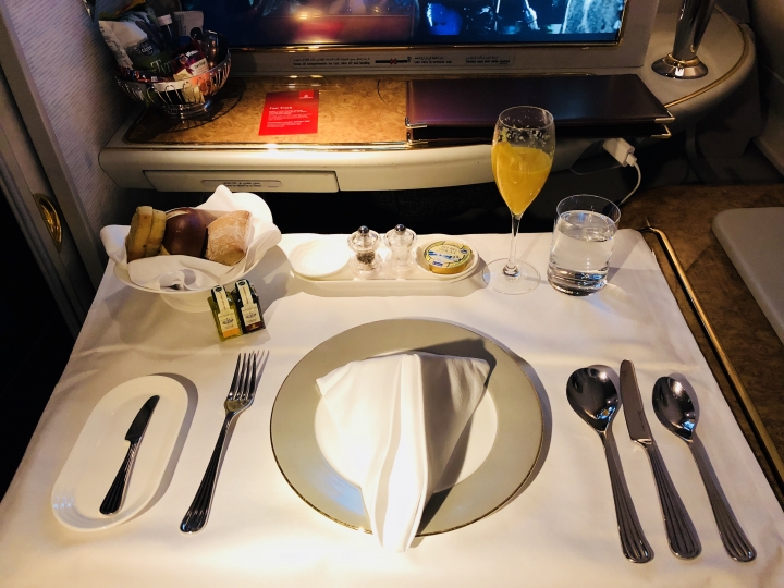 阿聯酋航空巴黎台北首爾巴黎頭等艙