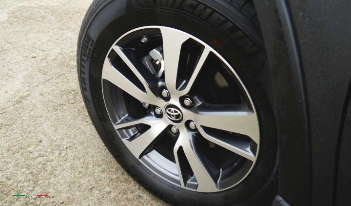 計畫趕不上變化-RAV4 2.0 滿月開箱心得