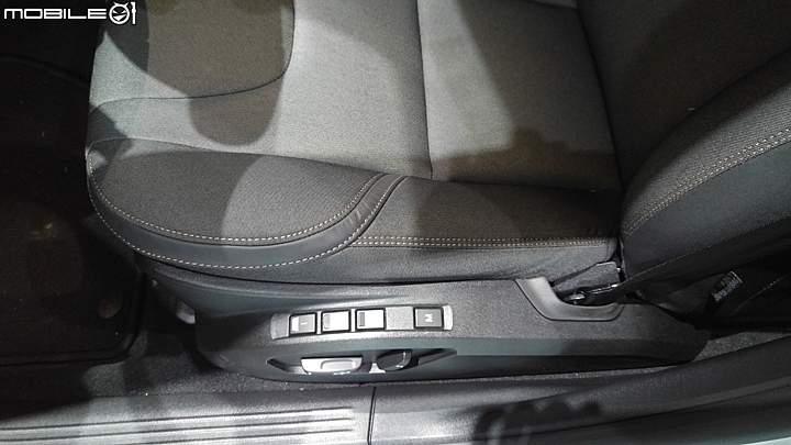 VOLVO V40 CC試駕體驗心得-VOLVO安全不分等級，試在必行試駕活動