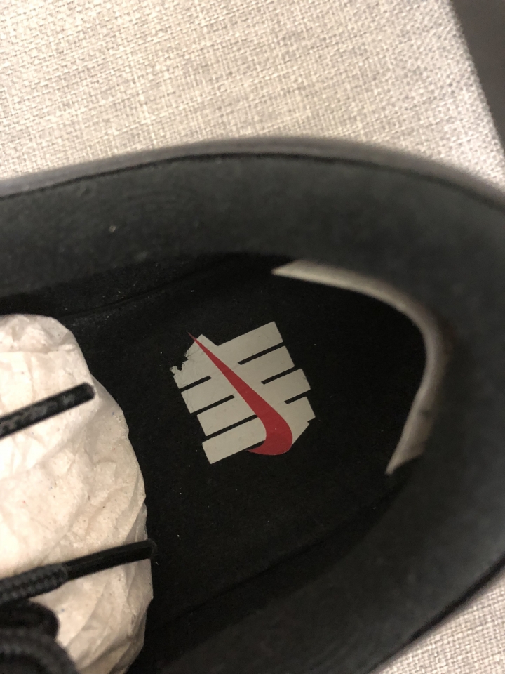求高手幫看下是否真品！「airmax 97 x undftd 」