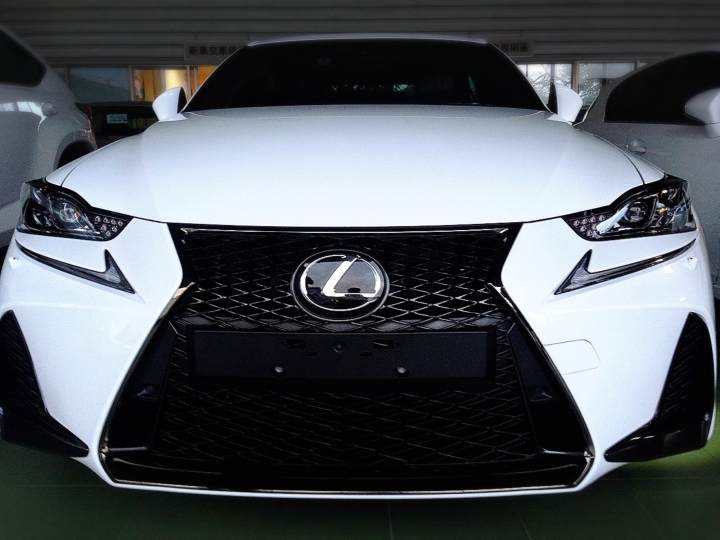Lexus IS200t  滿月破千微開箱