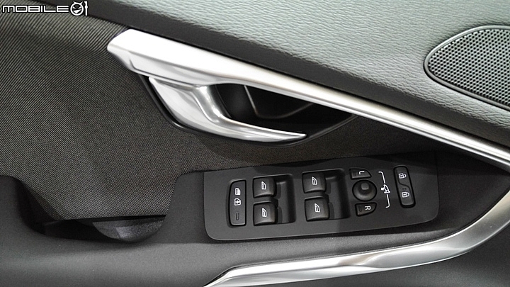 VOLVO V40 CC試駕體驗心得-VOLVO安全不分等級，試在必行試駕活動