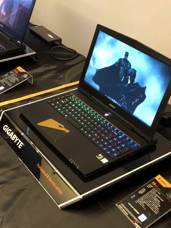 技嘉AORUS X9電競新霸主:目空一切，輾壓眾遊戲『X9 生而為王 電競筆電玩家體驗會 』