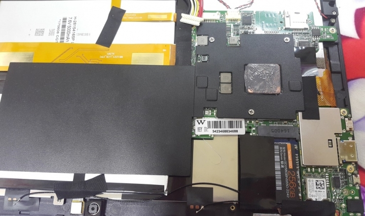 [開箱][拆禮物日]3526人民幣的大陸台電teclast X5 Pro +拆機改散熱
