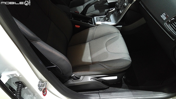 VOLVO V40 CC試駕體驗心得-VOLVO安全不分等級，試在必行試駕活動