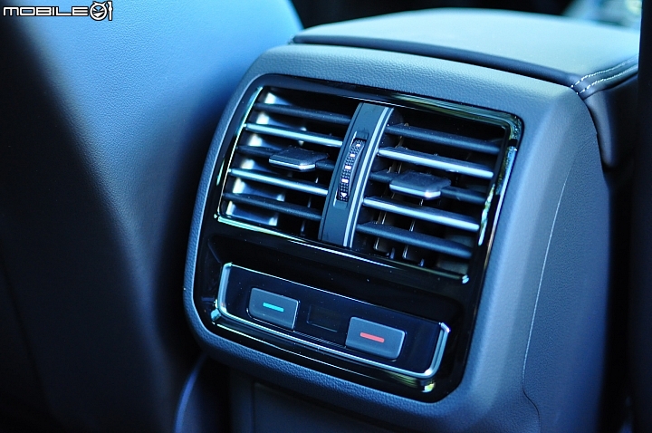 [AJ開箱]- 風雨過後，曙光乍現- Volkswagen  Passat  Variant  380TSI   R-Line  Performance