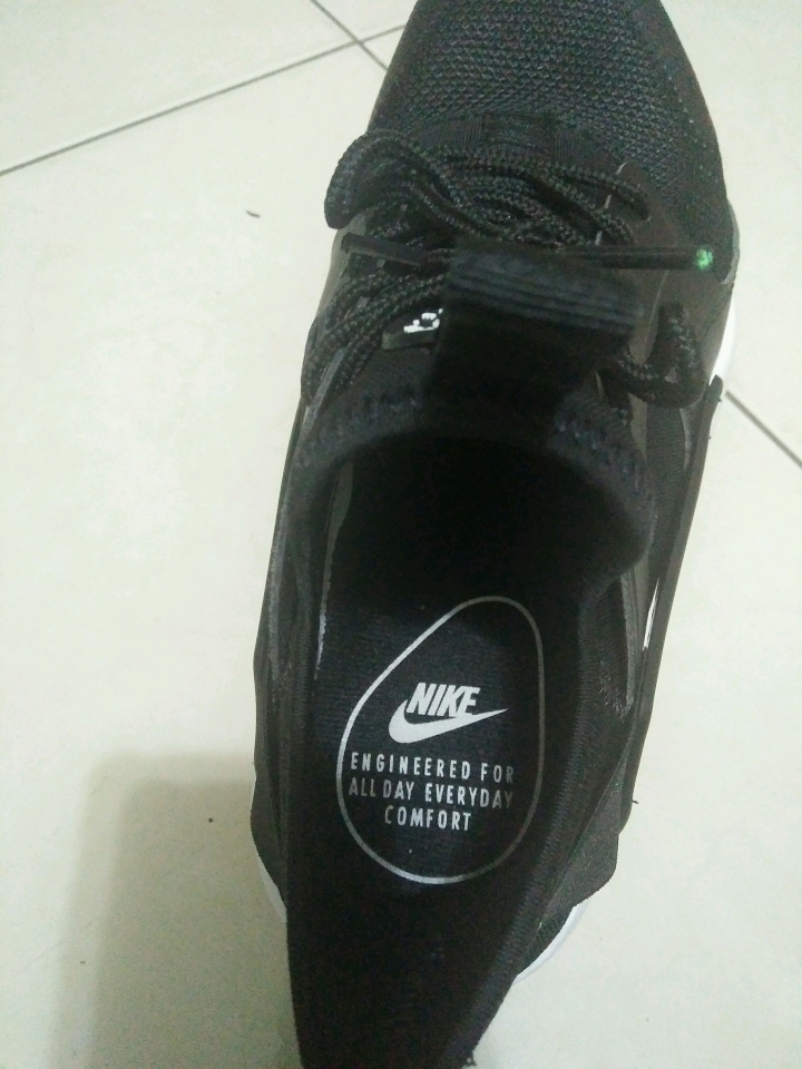 可以幫我分辨這雙nike 武士鞋的真假嗎？