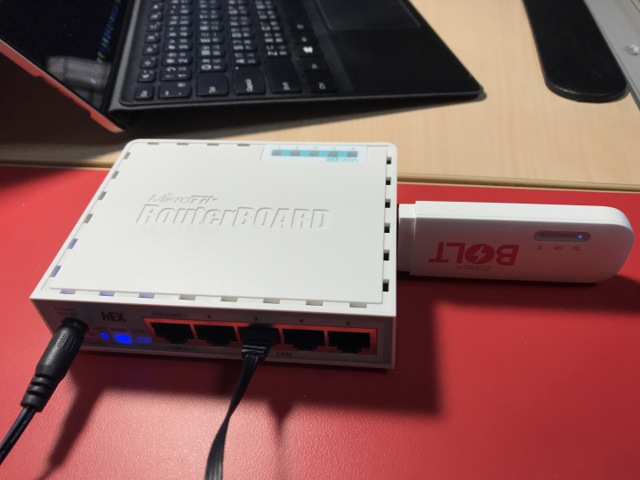 台星188 + MikroTik RB750Gr3 hEX + Huawei E8372h-153 + Netgear R7500