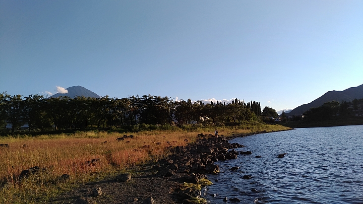 【富士山河口湖】絕美山色湖景，放空坐上一整天都不會膩！