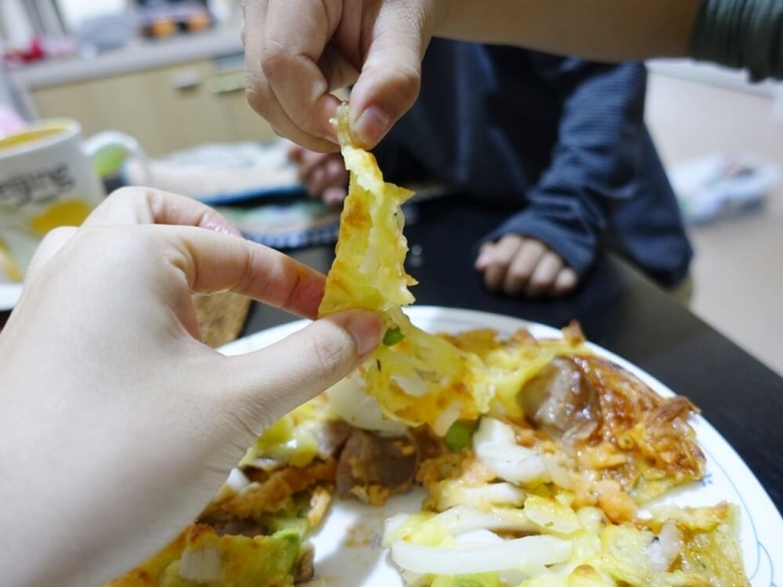 【創意料理-抓餅】用蔥媽媽抓餅也能在家輕鬆做PIZZA(烤箱版)