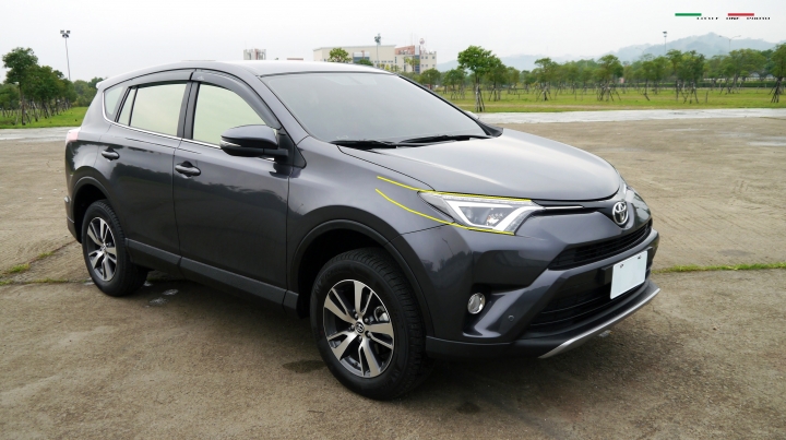 計畫趕不上變化-RAV4 2.0 滿月開箱心得