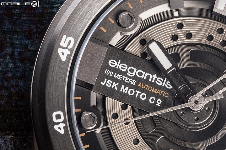 elegantsis x JSK moto - 騎士精神！完美融合重機元素「JX65AS」機械錶開箱分享！