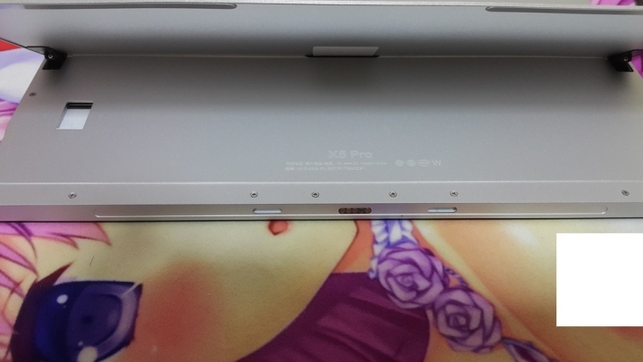 [開箱][拆禮物日]3526人民幣的大陸台電teclast X5 Pro +拆機改散熱