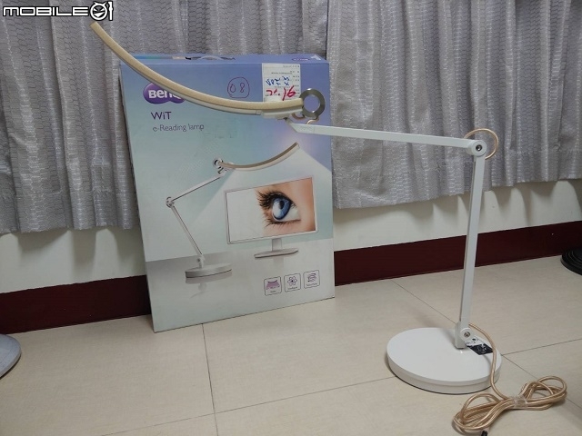 BenQ WiT 螢幕閱讀檯燈，聰明護眼兼具有型又時尚