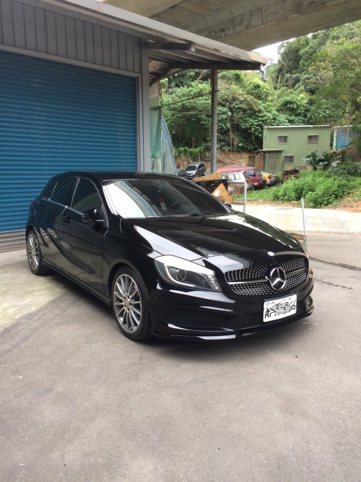 批著狼皮的羊,人生中的第一台車 BENZ A180 AMG  仿A250 AMG微開箱
