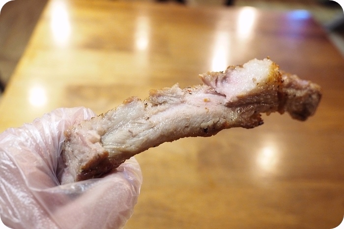 【天母美食】Let's PINO!!! 必點窯烤Pizza與戰斧豬排，紅酒燉牛肉與海鮮義大利麵也很棒。平日259元就吃得到的美味
