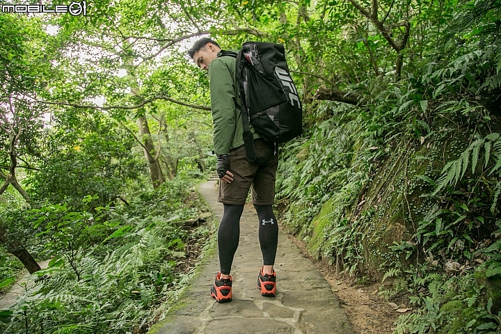 防水耐操的輕旅好夥伴 MERRELL 「CHAMELEON 7 MID GORE-TEX」開箱實測！