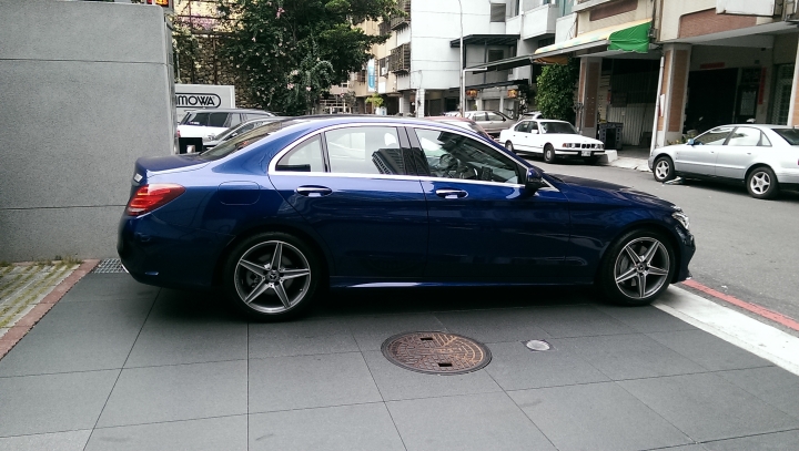 [ C250 AMG Line ] 選配請益-真皮座椅顏色、全景式天窗與氣氛燈