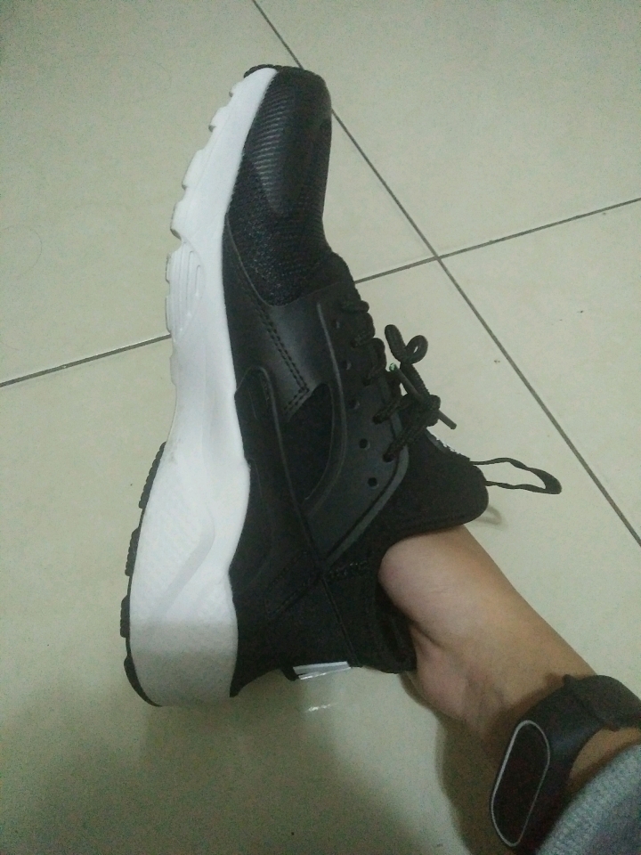 可以幫我分辨這雙nike 武士鞋的真假嗎？