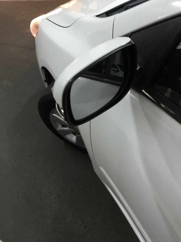 2012年 Toyota Altis 左邊的鏡子