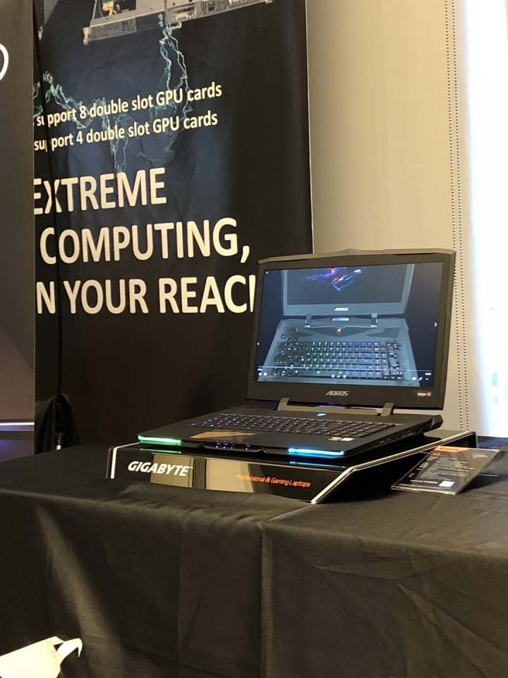 技嘉AORUS X9電競新霸主:目空一切，輾壓眾遊戲『X9 生而為王 電競筆電玩家體驗會 』