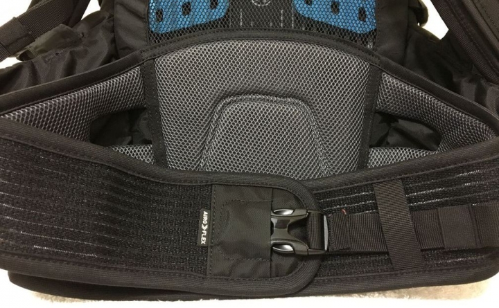 【開箱】只有EVOC可以超越EVOC，2018年 EXPLORER PRO 26L 輕量透氣背包