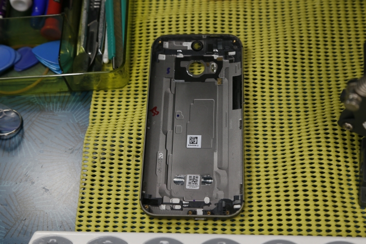 M8頭好壯壯，換電池再戰一年