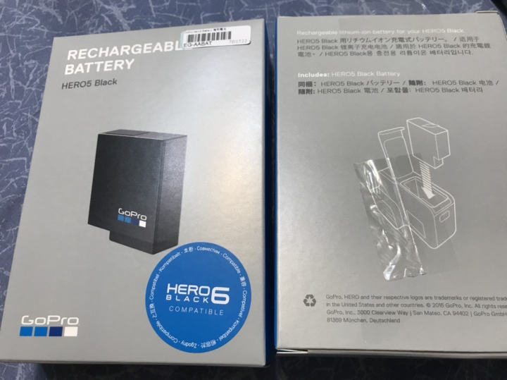 我在台中NOVA買的原廠電池,兩顆都出現不正常隆起。