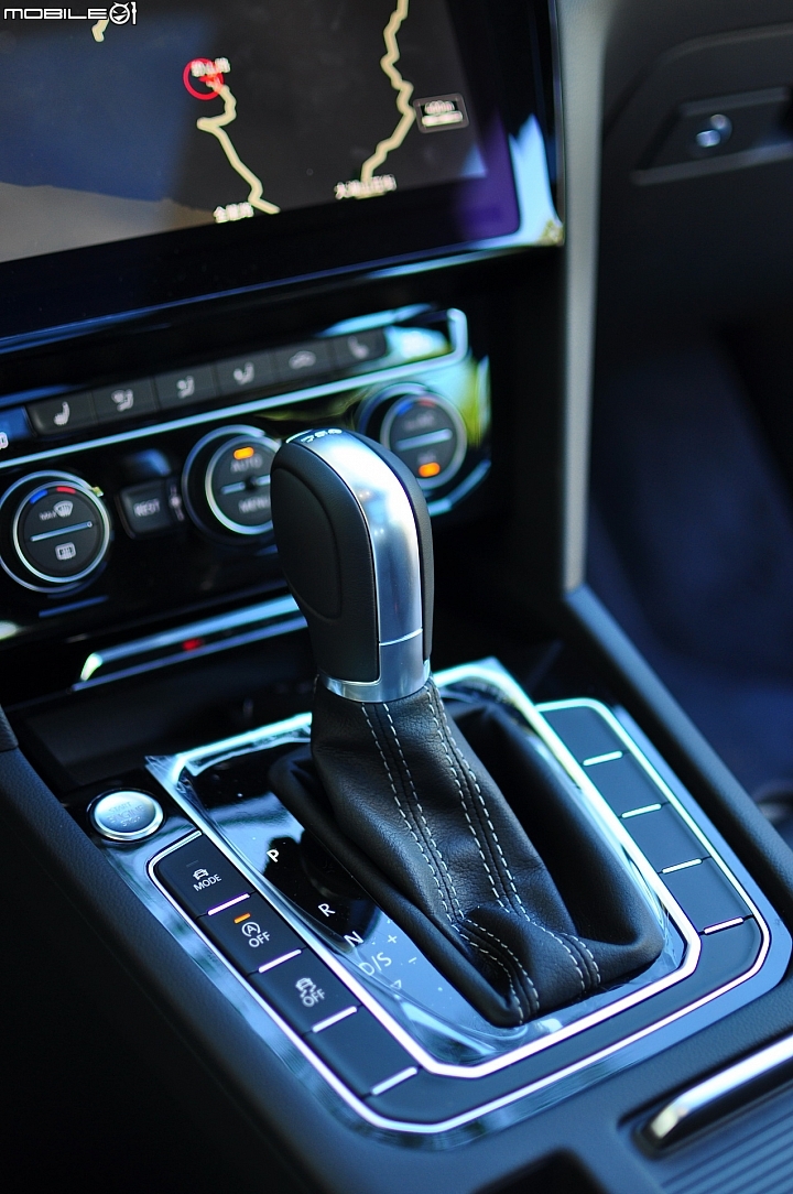 [AJ開箱]- 風雨過後，曙光乍現- Volkswagen  Passat  Variant  380TSI   R-Line  Performance