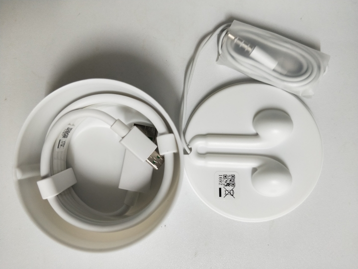 OPPO R11s Plus 素人簡易開箱(無功能介紹，單純"開箱")