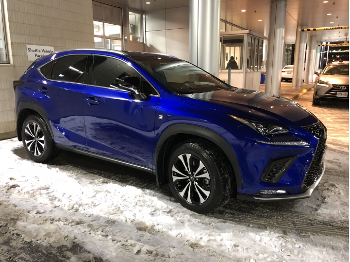 北美洲2018 NX 300 F Sport極焰藍 簡單開箱分享