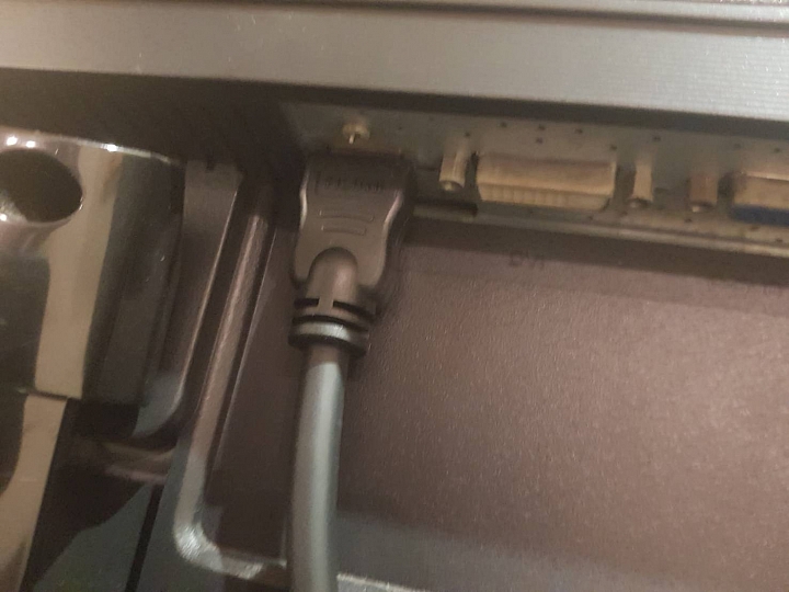 求救!!!主機燈會亮 螢幕沒畫面GG瞜