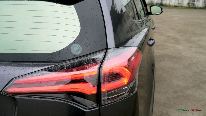 計畫趕不上變化-RAV4 2.0 滿月開箱心得