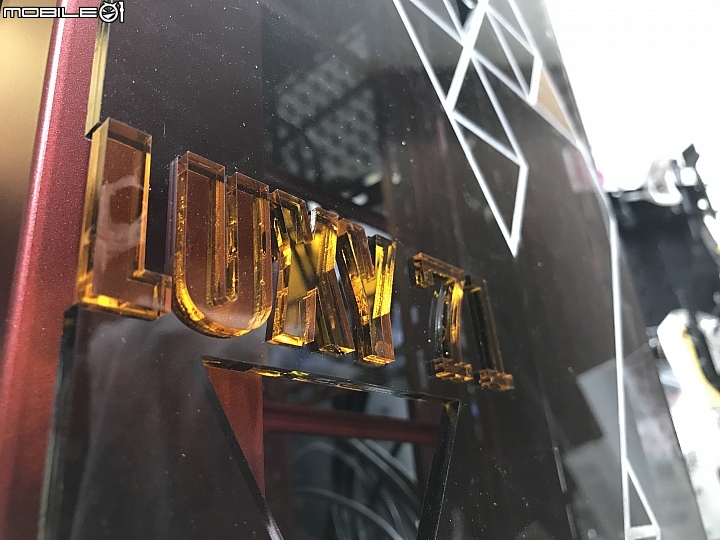 【機殼改裝】閃瞎你的眼，夜店改裝風格 LUXY 71