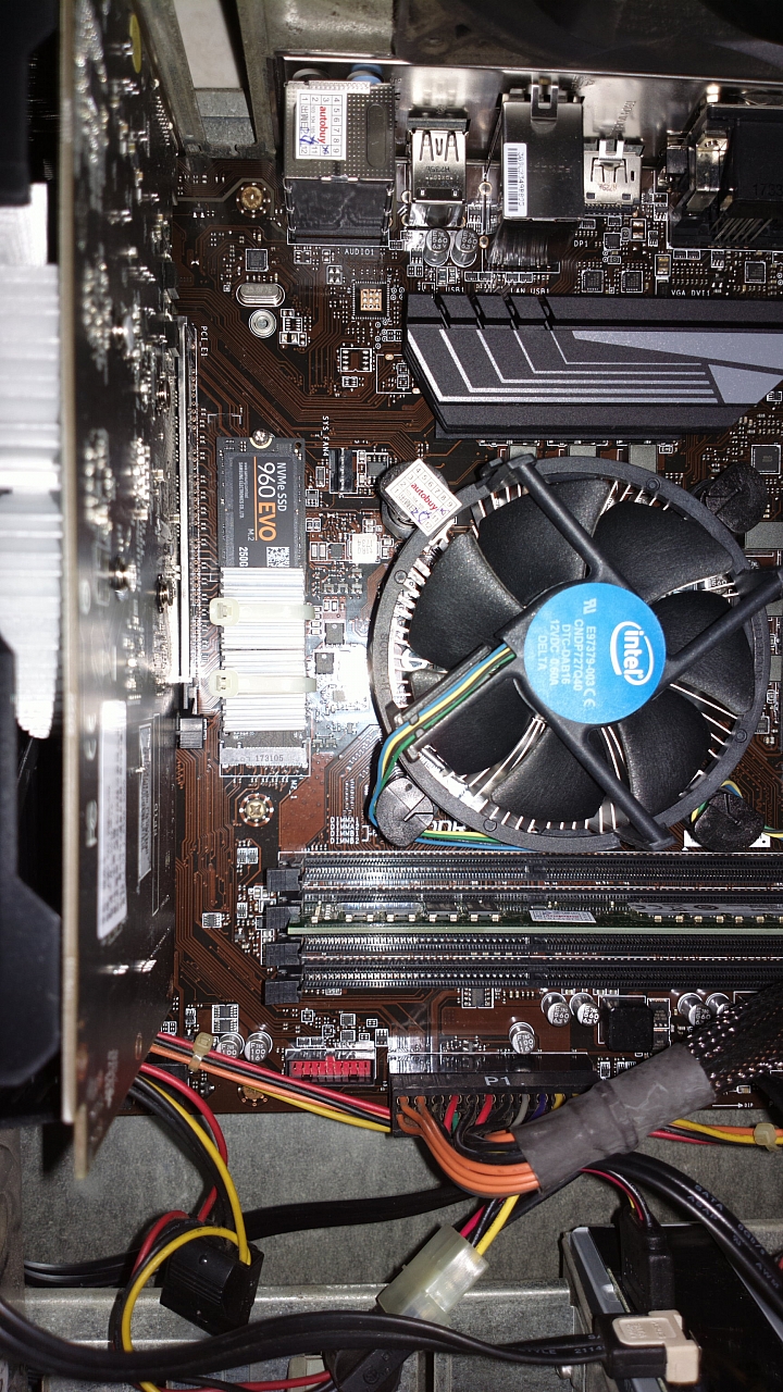 Samsung 960 EVO 250 GB m.2 nvme pcie ssd 散熱片 DIY  實作