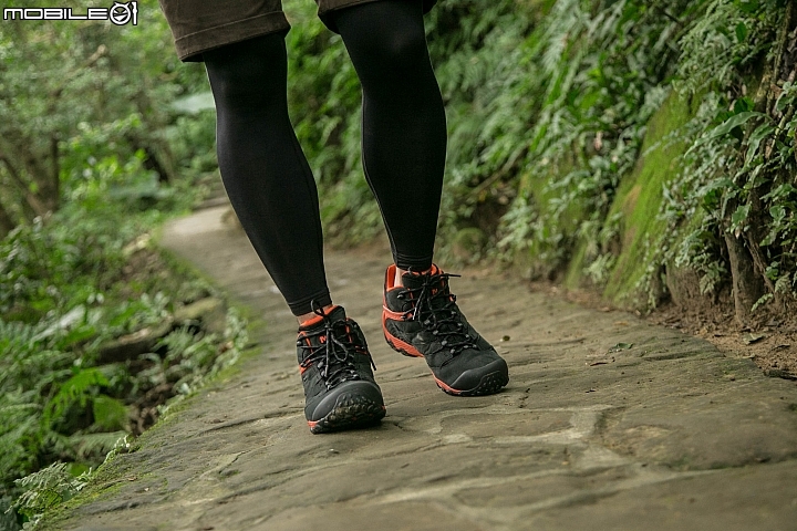 防水耐操的輕旅好夥伴 MERRELL 「CHAMELEON 7 MID GORE-TEX」開箱實測！