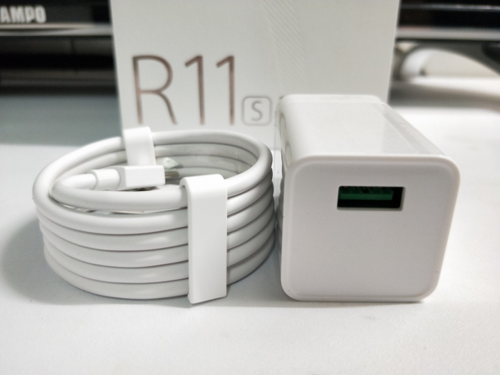OPPO R11s Plus 素人簡易開箱(無功能介紹，單純"開箱")